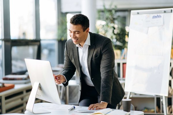 Dominer le domaine du freelance en ligne : astuces et stratégies gagnantes pour votre réussite