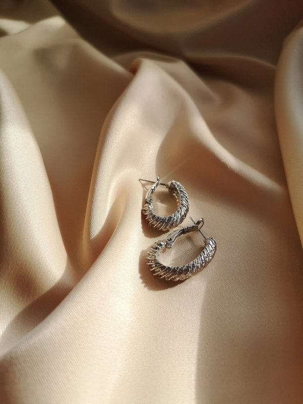 Comment entretenir et nettoyer efficacement vos boucles d'oreilles?