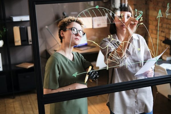 Comment utiliser Google Analytics pour améliorer la stratégie SEO votre commerce en ligne ?